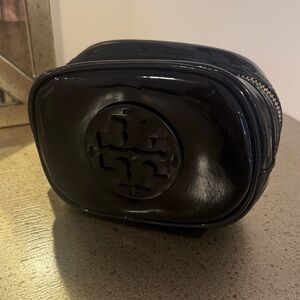 Tory Burch makeup pouch 👝
